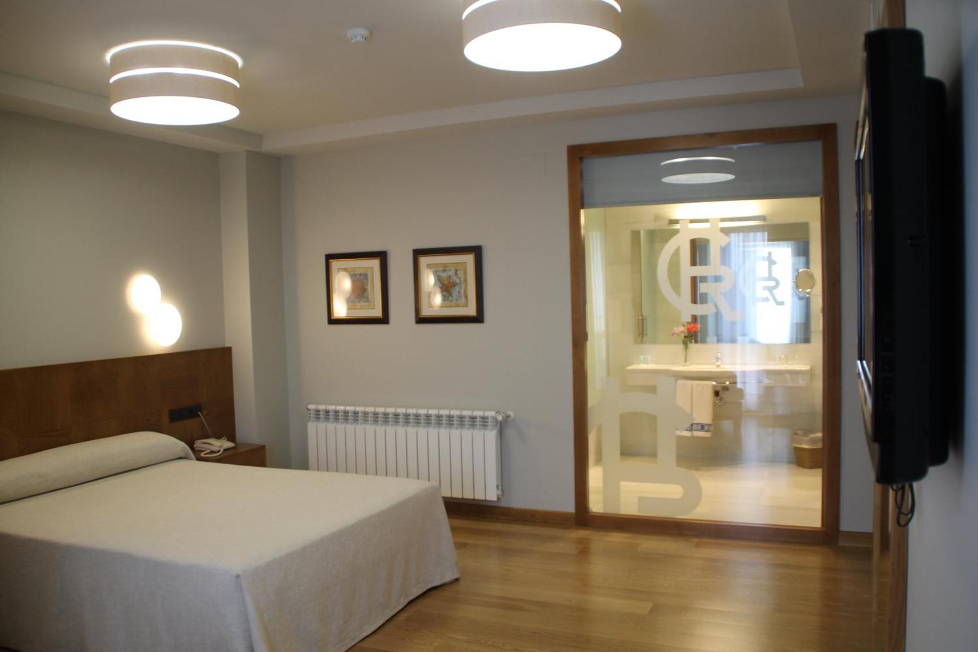 קמבדוס Hotel - Restaurante Casa Rosita מראה חיצוני תמונה